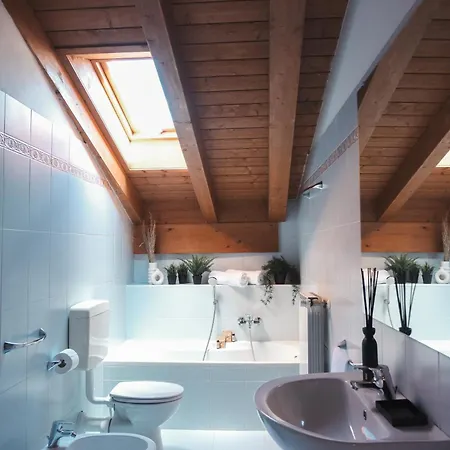 Apartment Penthouse Con Vista 6 Minuti Dal Bernina Express *