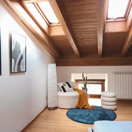Penthouse Con Vista 6 Minuti Dal Bernina Express Apartment